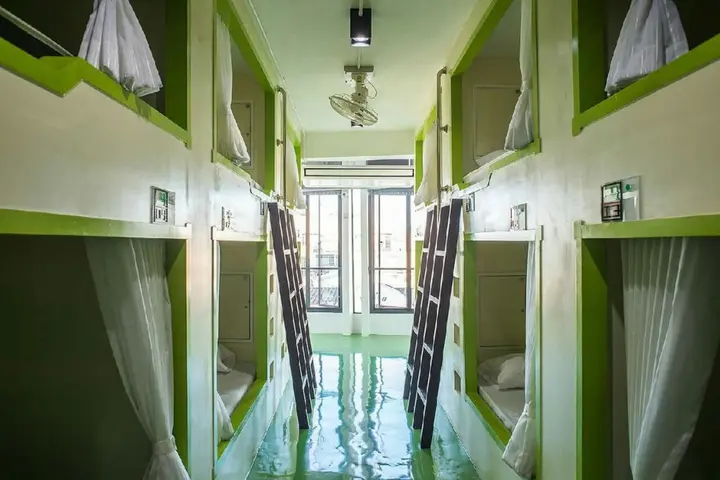 Сураттхани: The Port Hostel