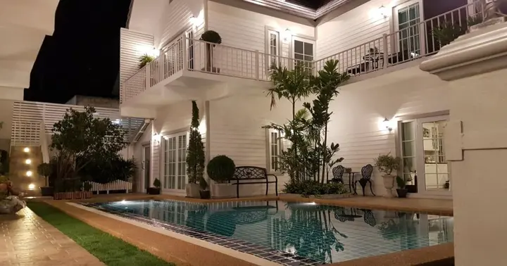 Саттахип: Vanida Antique Home
