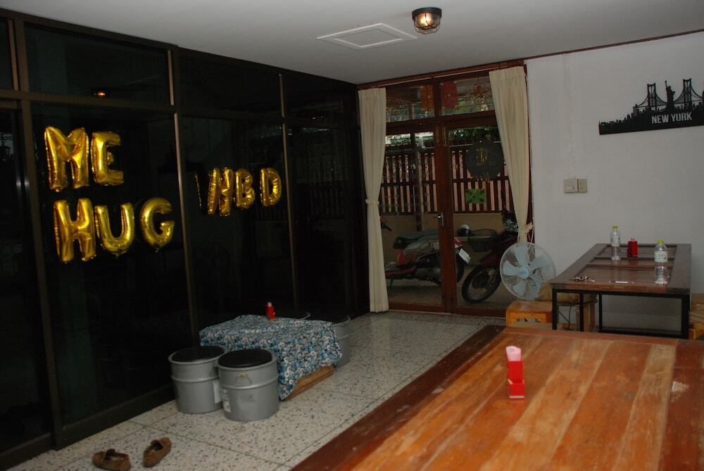 Пхетчхабури: ME HUG Hostel&Restaurant