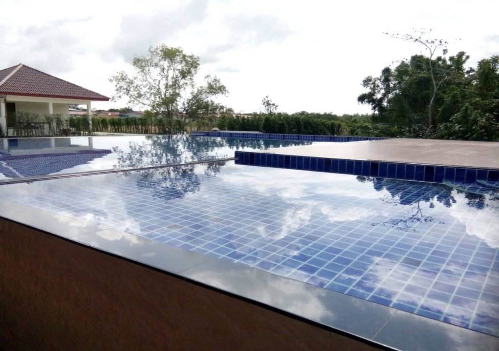 Столичный район Чантхабури: Sranrom resort