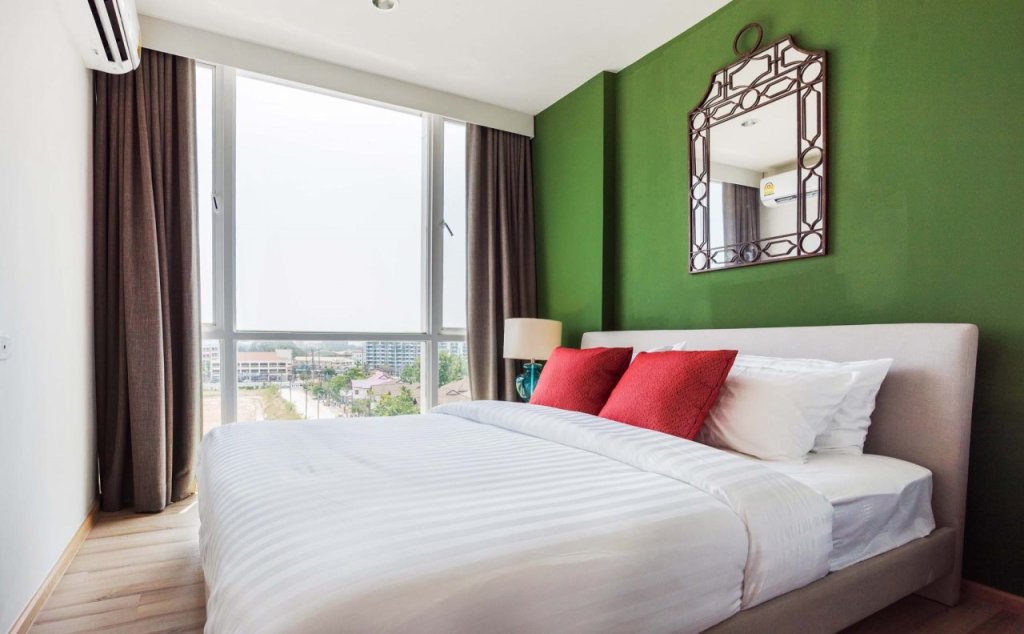 Муанг: Favstay - The Base Downtown Phuket
