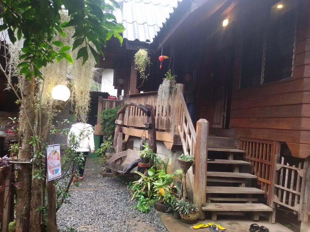 Мае-Он: 清迈湄康蓬胡安伯格哈格酒店(Maekampong Huean Bog Hug Chiangmai)