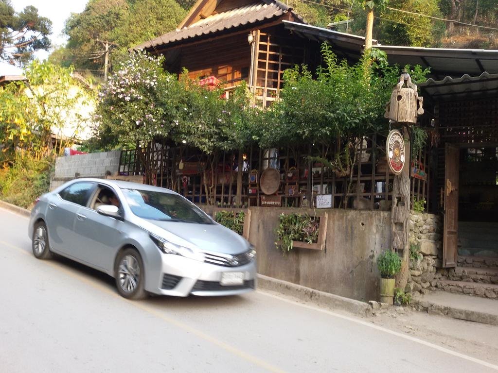 Мае-Он: 清迈湄康蓬胡安伯格哈格酒店(Maekampong Huean Bog Hug Chiangmai)