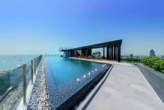 Паттайя: The Base Central Pattaya by Minsu