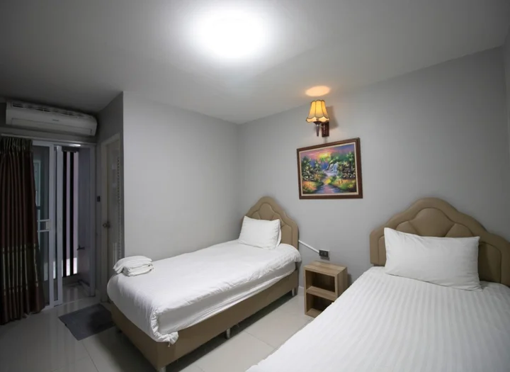 Кхлонг-Янг: Kun Hotel
