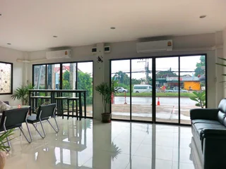 Тхаланг: Winrisa Place