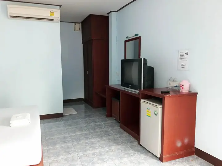 Кхлонг-Янг: Fahproundfon Hotel