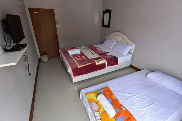 Нонг Нам Дэнг: Petch Jed Sao Noi Resort