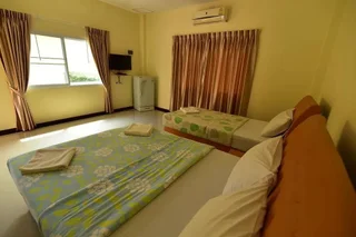Нонг Нам Дэнг: Petch Jed Sao Noi Resort