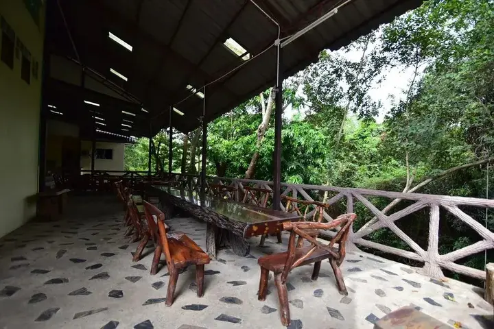 Нонг Нам Дэнг: Petch Jed Sao Noi Resort