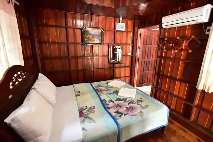 Нонг Нам Дэнг: Petch Jed Sao Noi Resort
