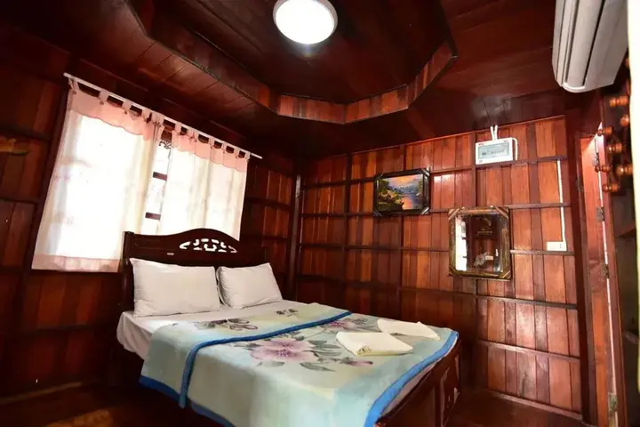 Нонг Нам Дэнг: Petch Jed Sao Noi Resort