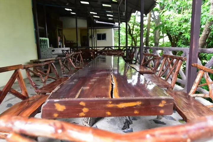 Нонг Нам Дэнг: Petch Jed Sao Noi Resort