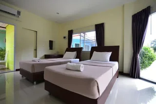 Нонг Нам Дэнг: Petch Jed Sao Noi Resort