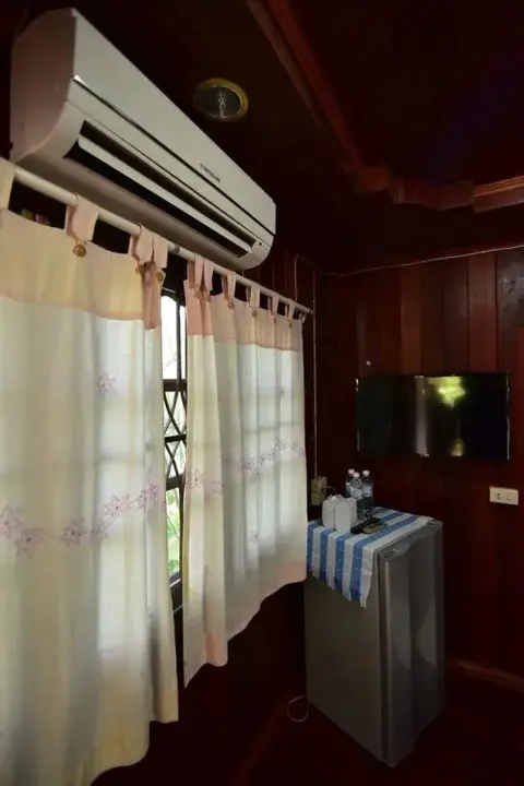 Нонг Нам Дэнг: Petch Jed Sao Noi Resort