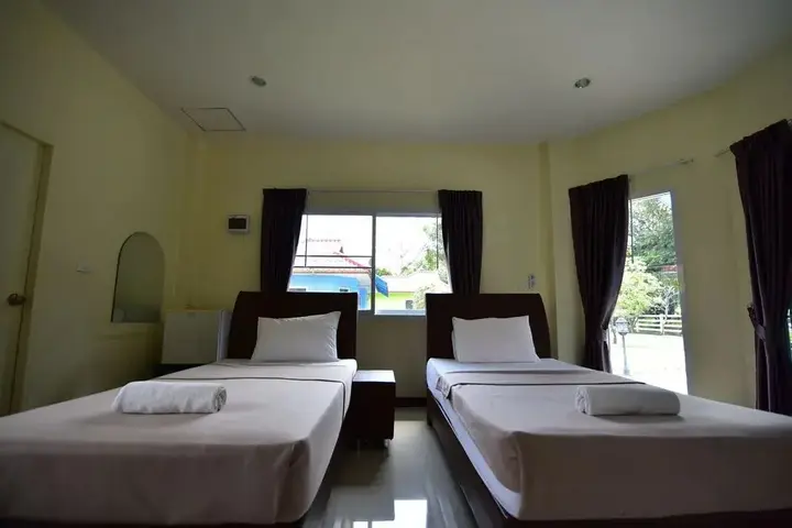 Нонг Нам Дэнг: Petch Jed Sao Noi Resort