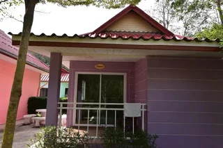 Нонг Нам Дэнг: Petch Jed Sao Noi Resort