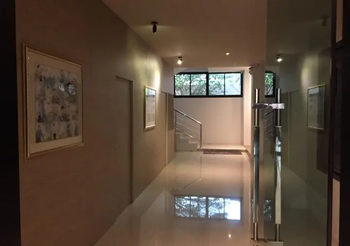 Хатъяй: Baai Baai Mansion