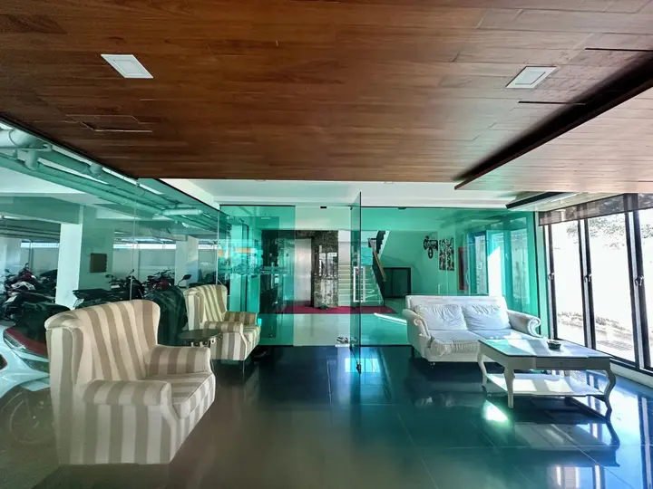 Паттайя: Le Bus Residence