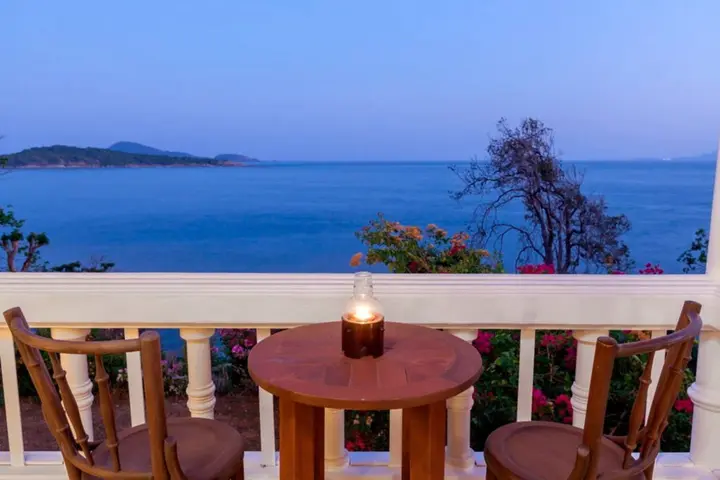 Муанг: Baan Khunying – Secluded Phuket Beachfront Villa - SHA Certified