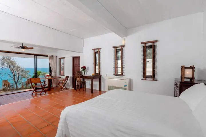 Муанг: Baan Khunying – Secluded Phuket Beachfront Villa - SHA Certified