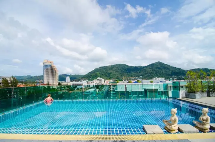 Кату: Phoenix Grand Hotel