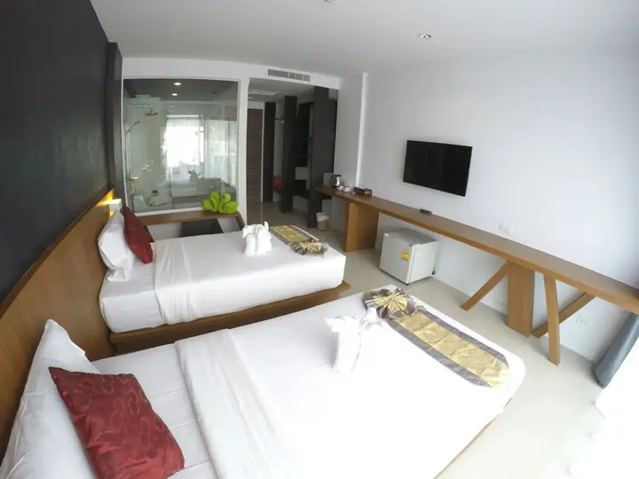 Кату: Phoenix Grand Hotel