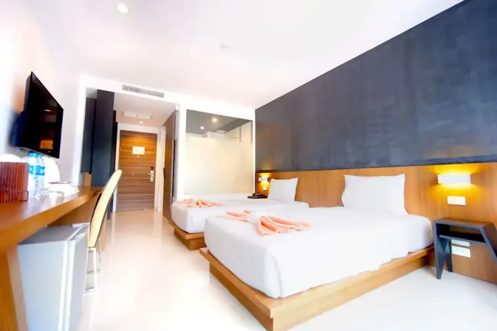 Кату: Phoenix Grand Hotel