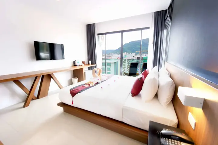 Кату: Phoenix Grand Hotel