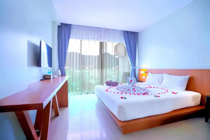 Кату: Phoenix Grand Hotel