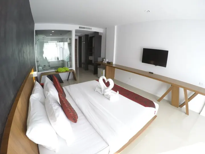 Кату: Phoenix Grand Hotel