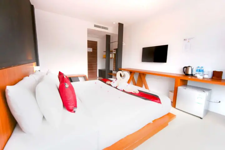 Кату: Phoenix Grand Hotel