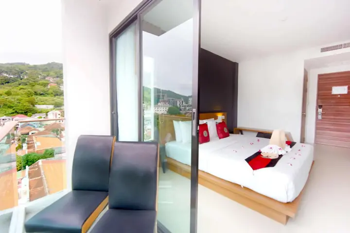 Кату: Phoenix Grand Hotel