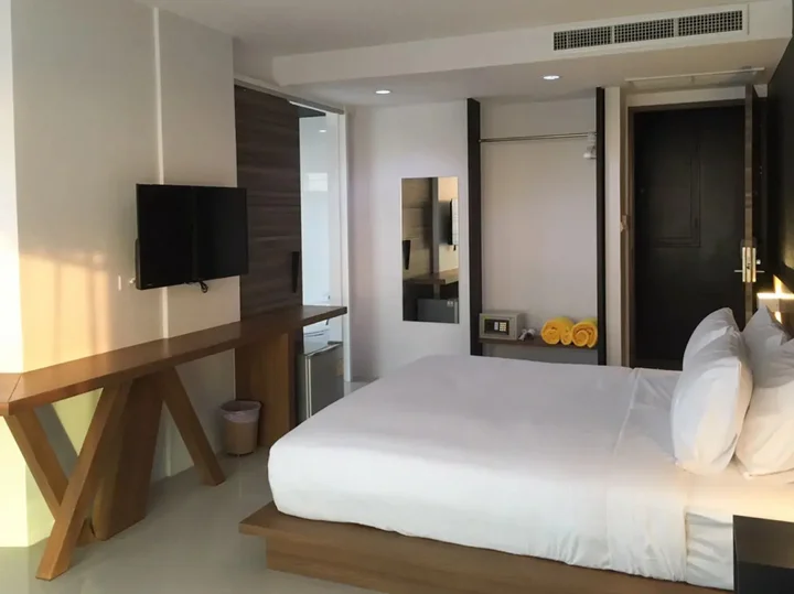 Кату: Phoenix Grand Hotel
