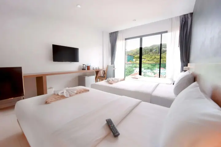 Кату: Phoenix Grand Hotel