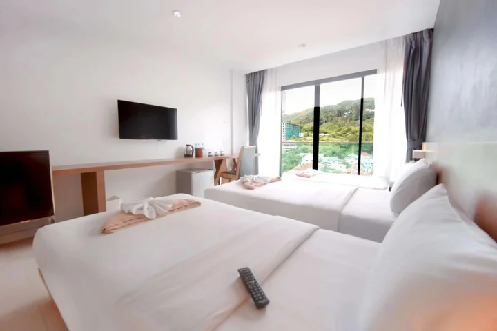 Кату: Phoenix Grand Hotel