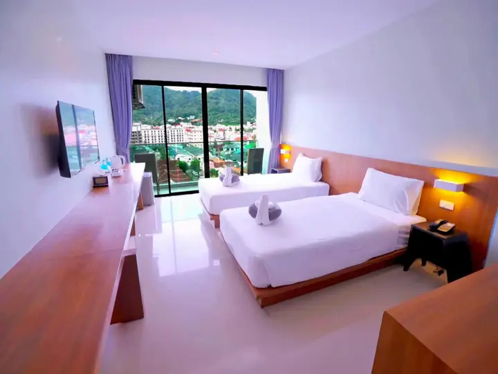 Кату: Phoenix Grand Hotel