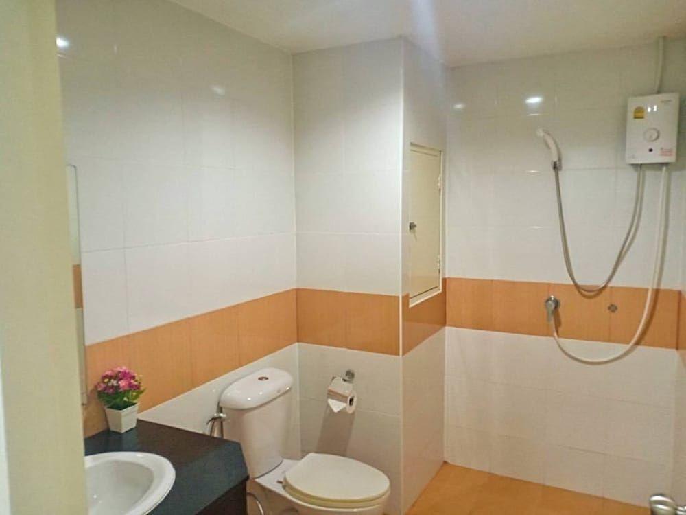 Кату: JP Kamala Guesthouse