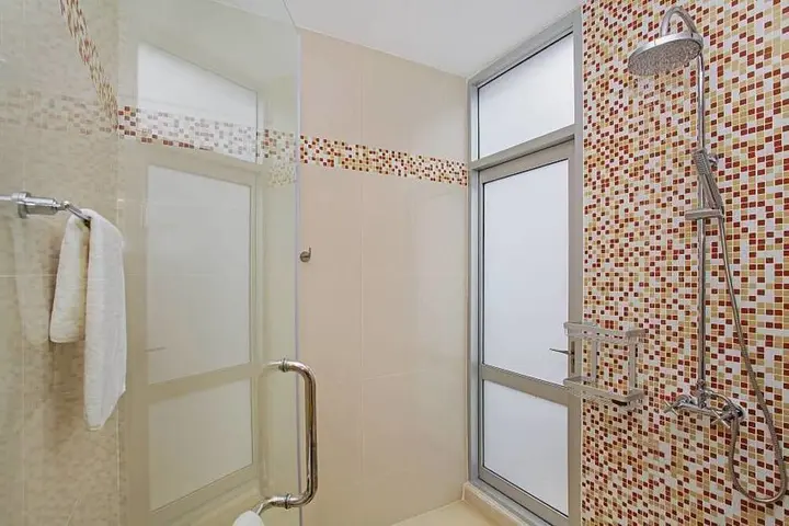 На Чом Тхиан: Jomtien Waree 8 6 Bed