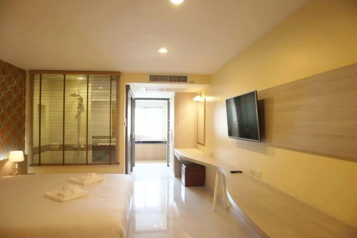 Паттайя: Trebel Service Apartment Pattaya
