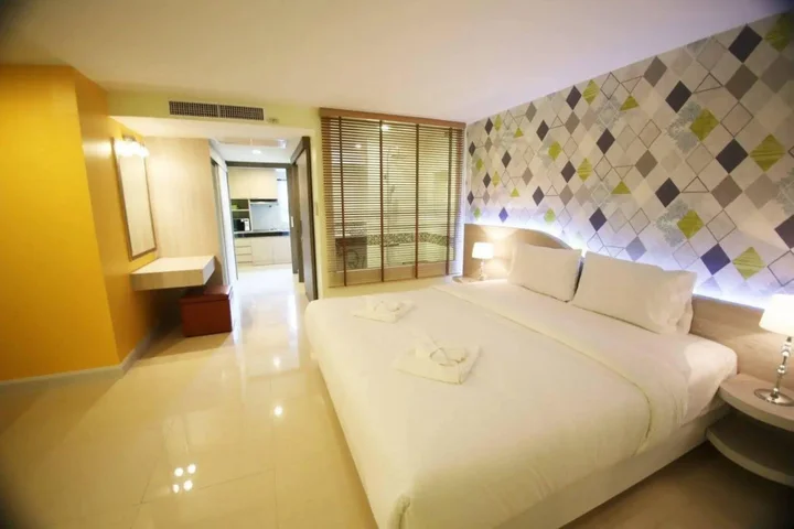 Паттайя: Trebel Service Apartment Pattaya