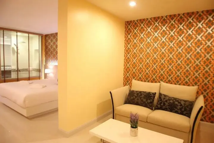 Паттайя: Trebel Service Apartment Pattaya
