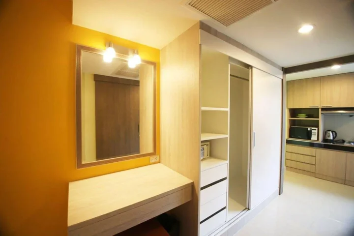 Паттайя: Trebel Service Apartment Pattaya