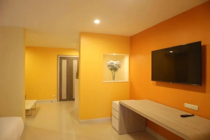 Паттайя: Trebel Service Apartment Pattaya
