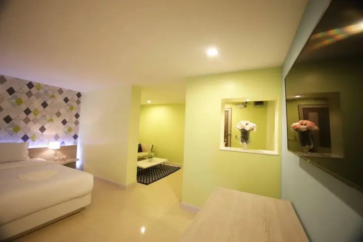Паттайя: Trebel Service Apartment Pattaya