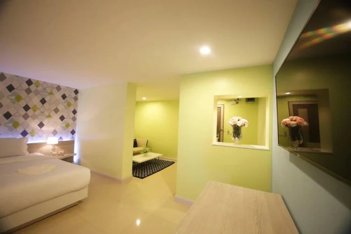 Паттайя: Trebel Service Apartment Pattaya