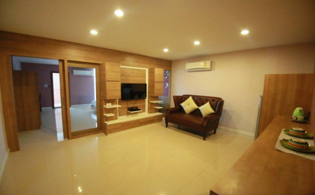 Паттайя: Pintree Service Apartment Pattaya