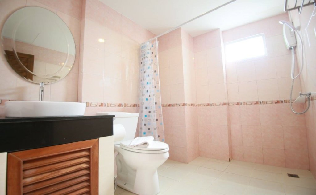 Паттайя: Pintree Service Apartment Pattaya