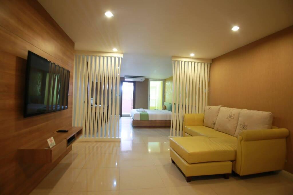 Паттайя: Pintree Service Apartment Pattaya