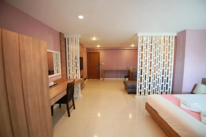Паттайя: Pintree Service Apartment Pattaya